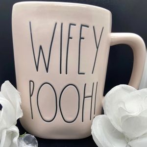 Rae Dunn WIFEY POOH mug
